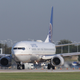 United 737-900